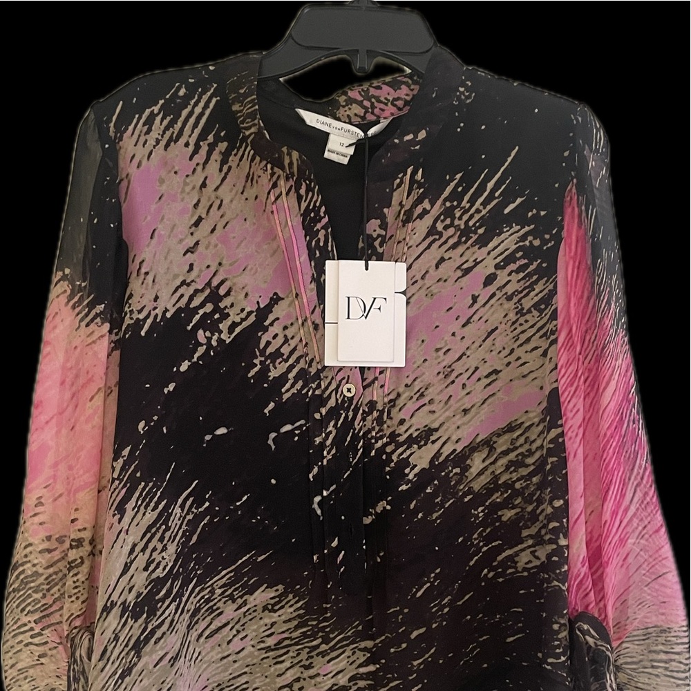 Diane Von Furstenberg Silk Syrah v-neck blouse color: pink wing